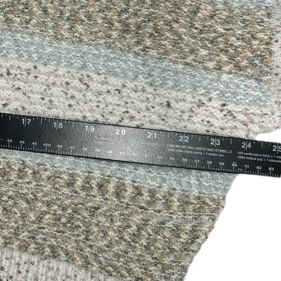 Debut Cropped Long Sleeve Sweater Size Small - Picture 6 of 9